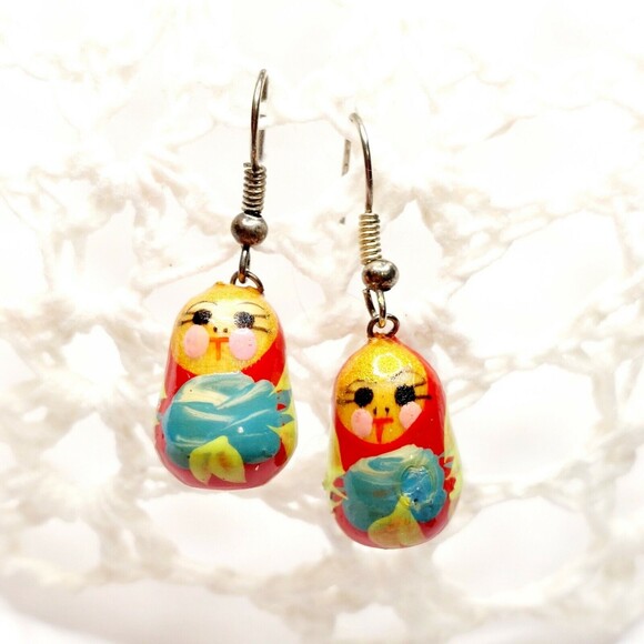 VTG  Matreshka Doll Earrings Handmade Sheppard Hook - Picture 1 of 7
